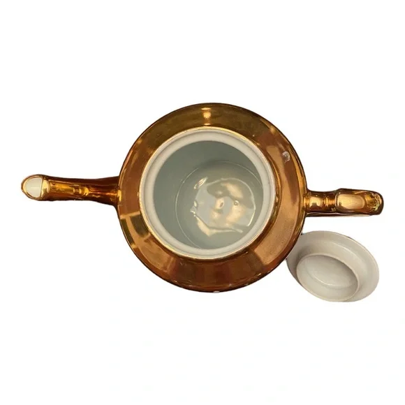 Vintage Chinese dragon and phoenix porcelain teapot trimmed in gold. - Picture 5 of 6